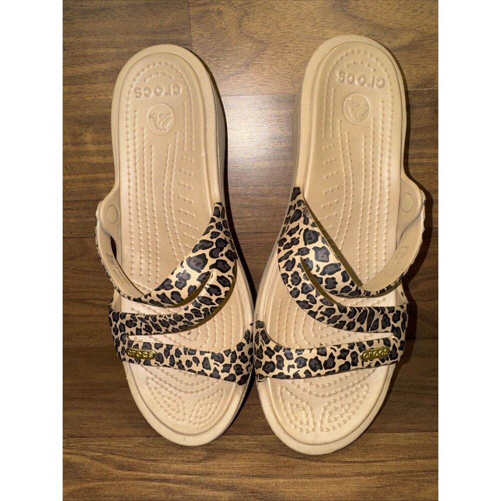 CROCS Women’s Leopard Print Strappy Sandals in Tan and Black Womens Size 7